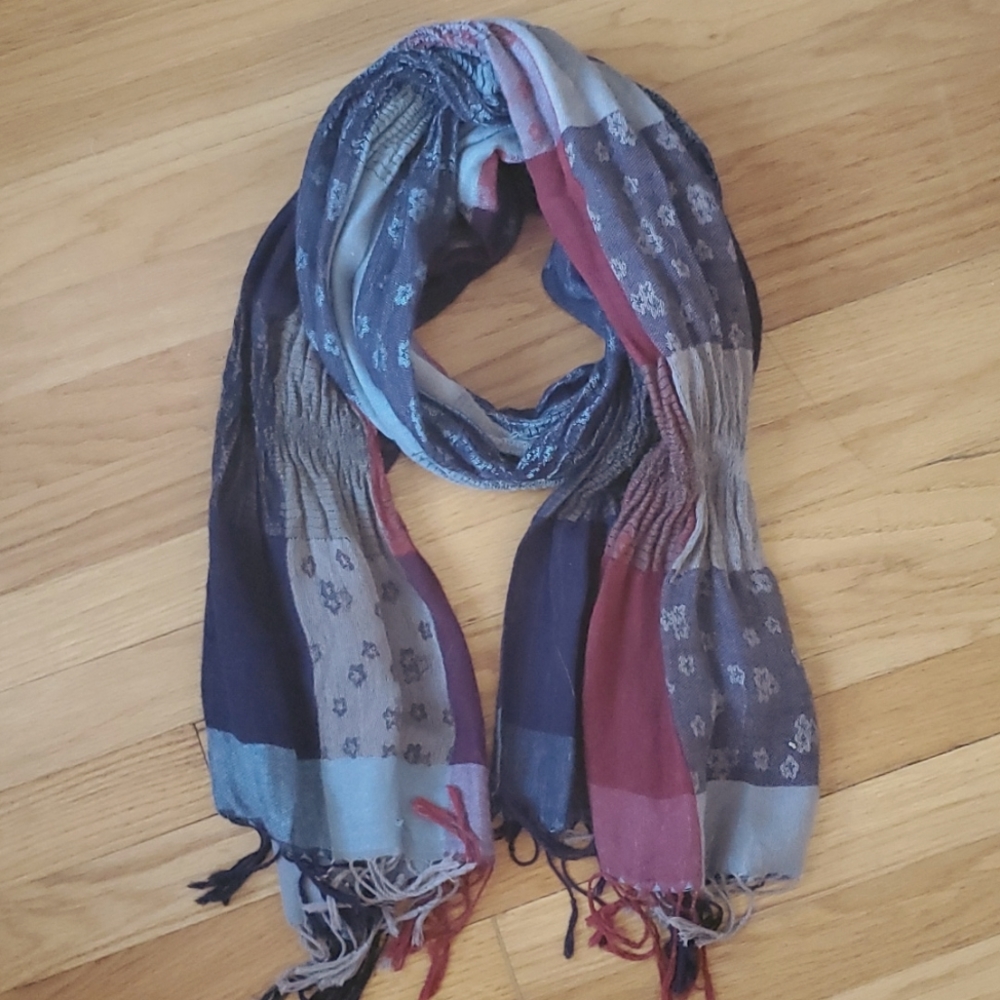 Handmaid scarf - no brand, bought in Paris